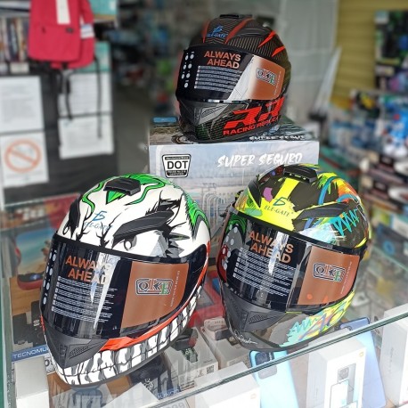 CASCO PARA MOTOCICLISTA CON CERTIFICACION DOT, CON VICERA INTEGRAL RETRÁCTIL.